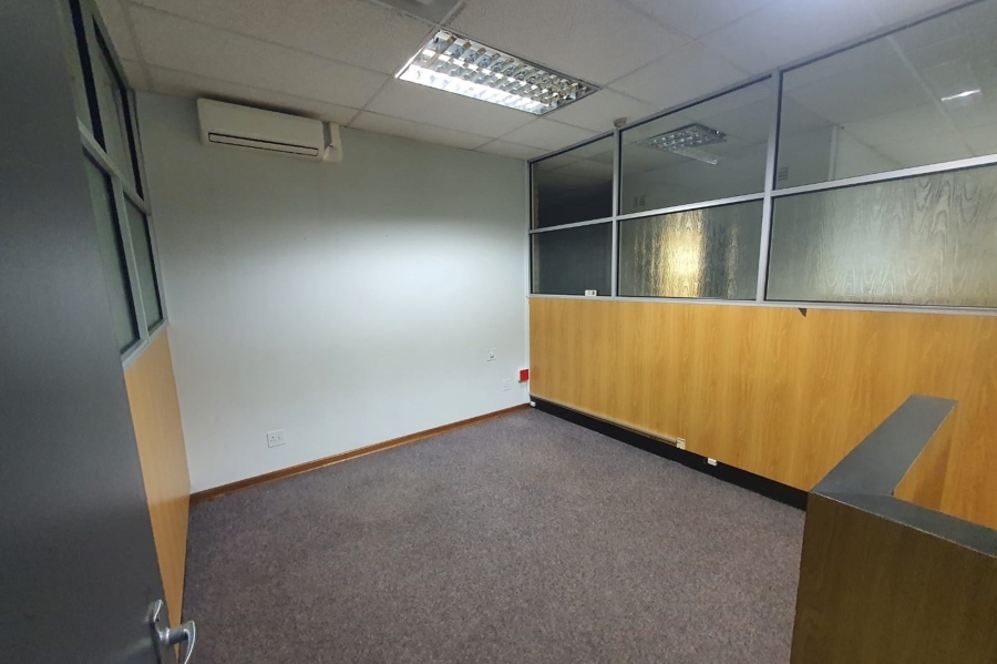 To Let commercial Property for Rent in Walmer Eastern Cape